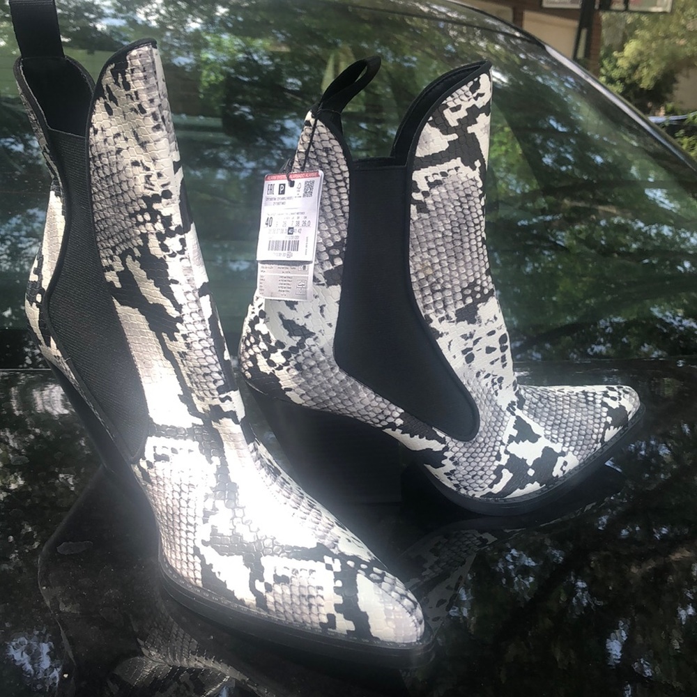 ZARA snake print boots size 9 narrow